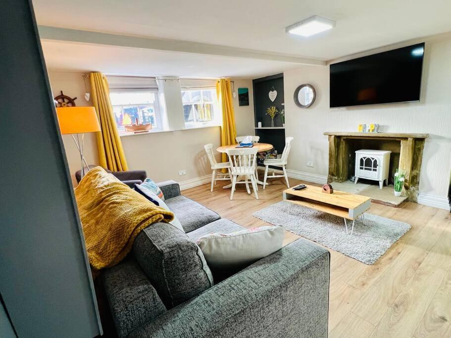 Swordfish Cottage **Next To The Harbour** Whitby Exteriör bild