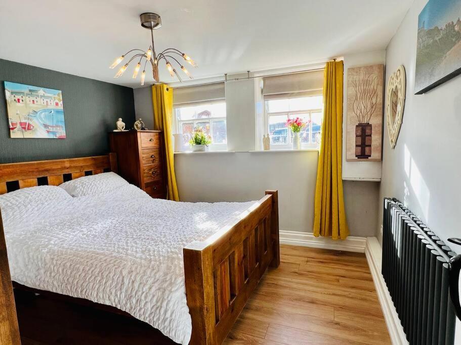 Swordfish Cottage **Next To The Harbour** Whitby Exteriör bild